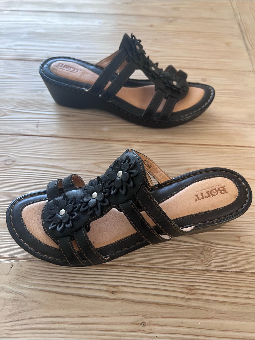 Born Leather Floral Slide Sandals Size 10 Black Comfort Wedge Slides - Picture 2 of 7